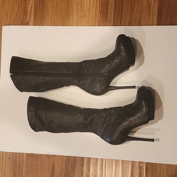 BLACK LEATHER KNEE BOOTS - Picture 8 of 9